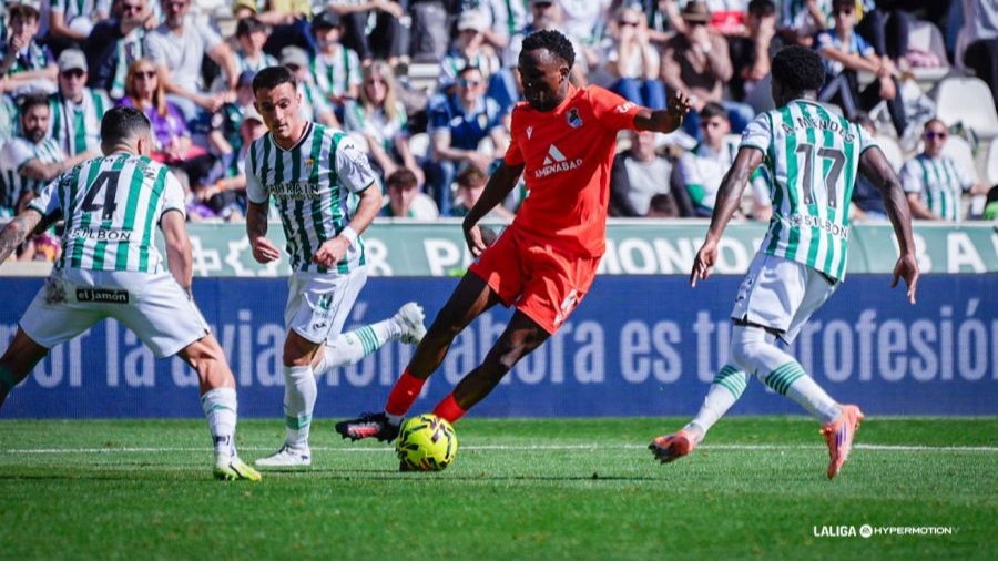 Adilson se rompe parcialmente el cruzado