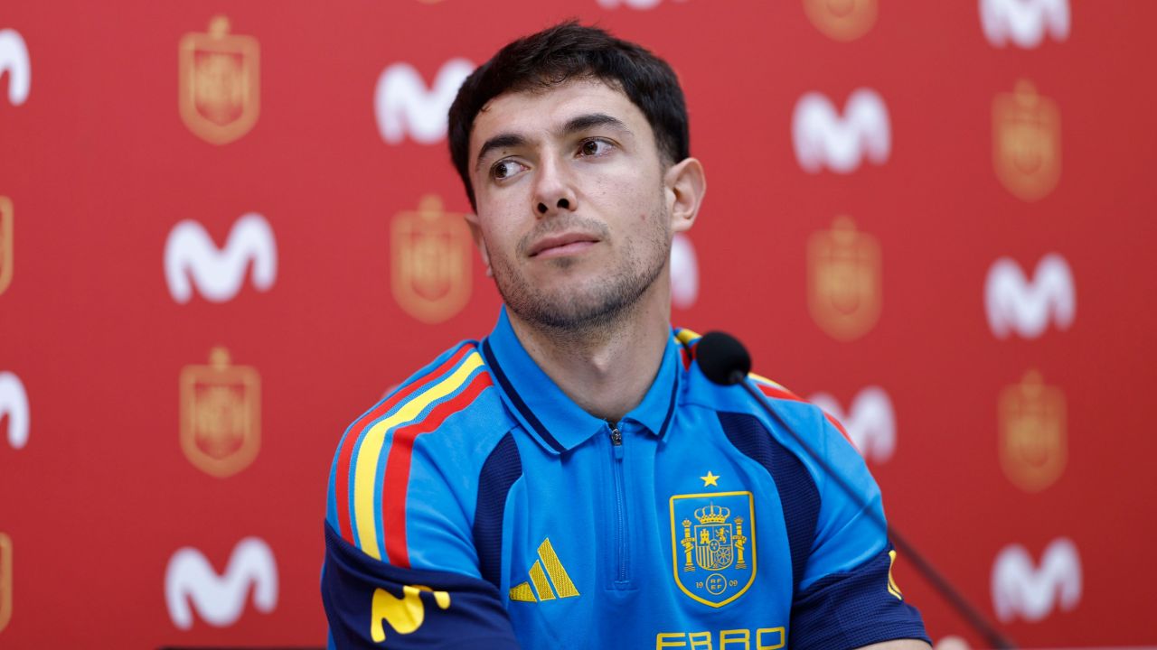 Zubimendi, baja con España por molestias en la rodilla