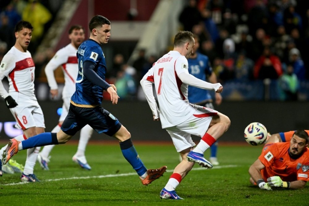 Kerem Akturkoglu a inscrit le but qui a qualifié la Turquie pour la Coupe du monde 2026, après sa victoire serrée face au Kosovo en finale des barrages de qualification mardi. AFP