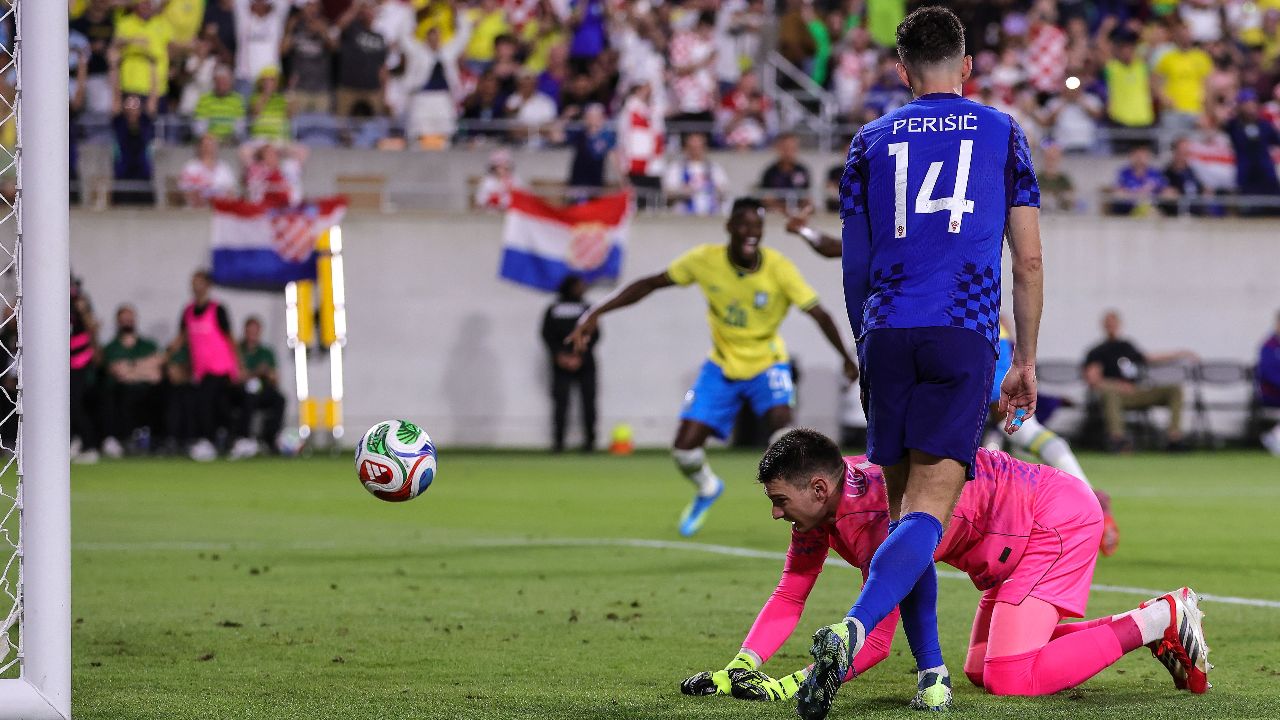 Vinicius dio una asistencia en el Brasil-Croacia