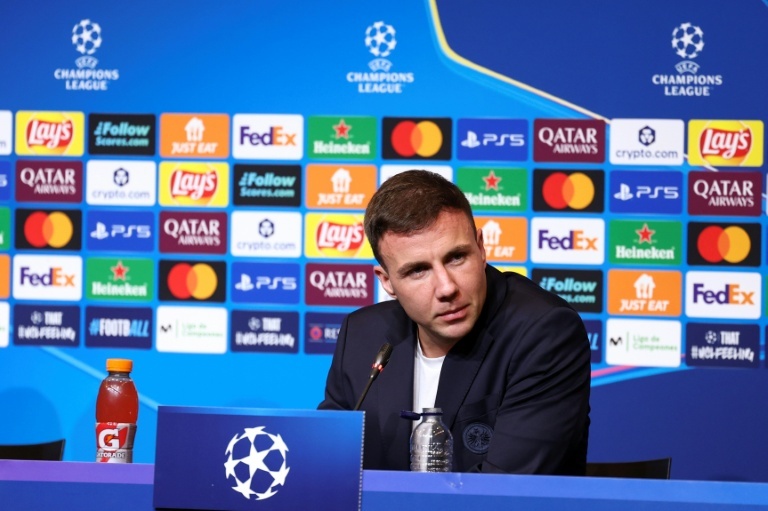 World Cup winner Goetze extends contract at Frankfurt