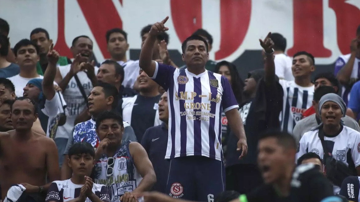 Un muerto y 47 heridos en el 'banderazo' de Alianza Lima previo al 'Clásico'