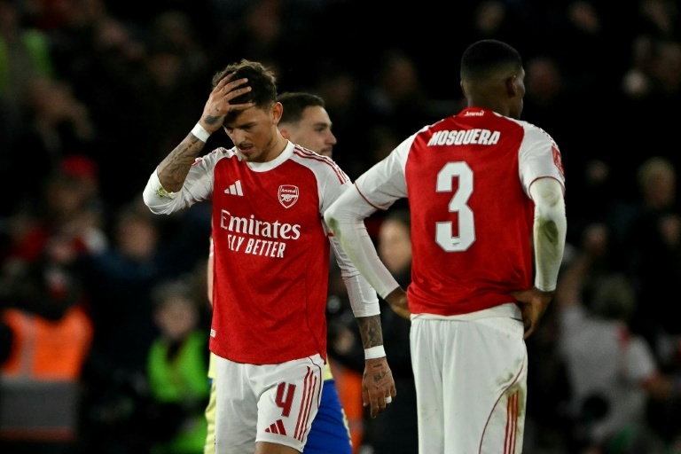 Ben White sofre duro revés: defesa do Arsenal falha resto da época e pode perder o Mundial