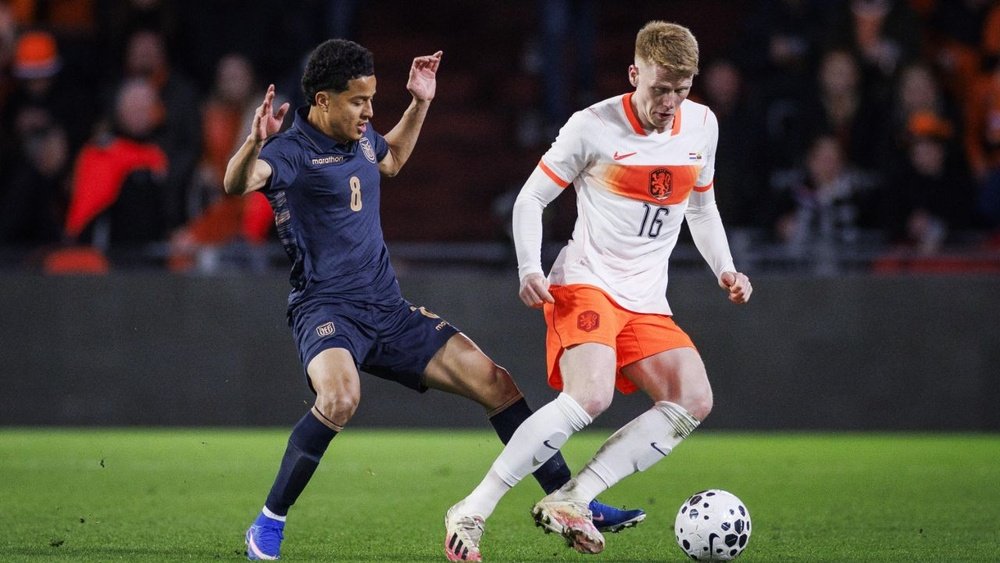 Schouten reste concentré sur sa convalescence et l'avenir de son club. EFE