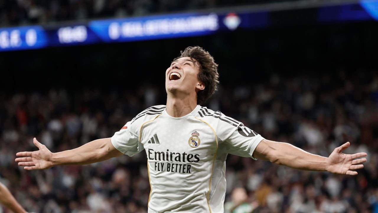 Fabregas espère désormais réitérer cet exploit avec un autre joueur issu du centre de formation du Real Madrid. EFE