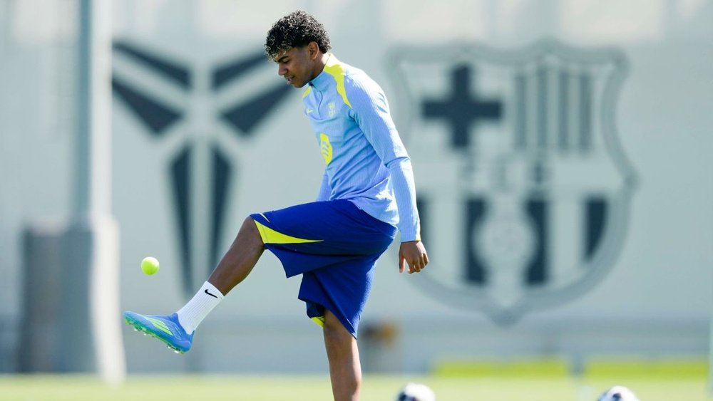 L'ascension fulgurante de Yamal témoigne non seulement de son talent, mais aussi de la confiance que Barcelone accorde à ses jeunes joueurs. EFE