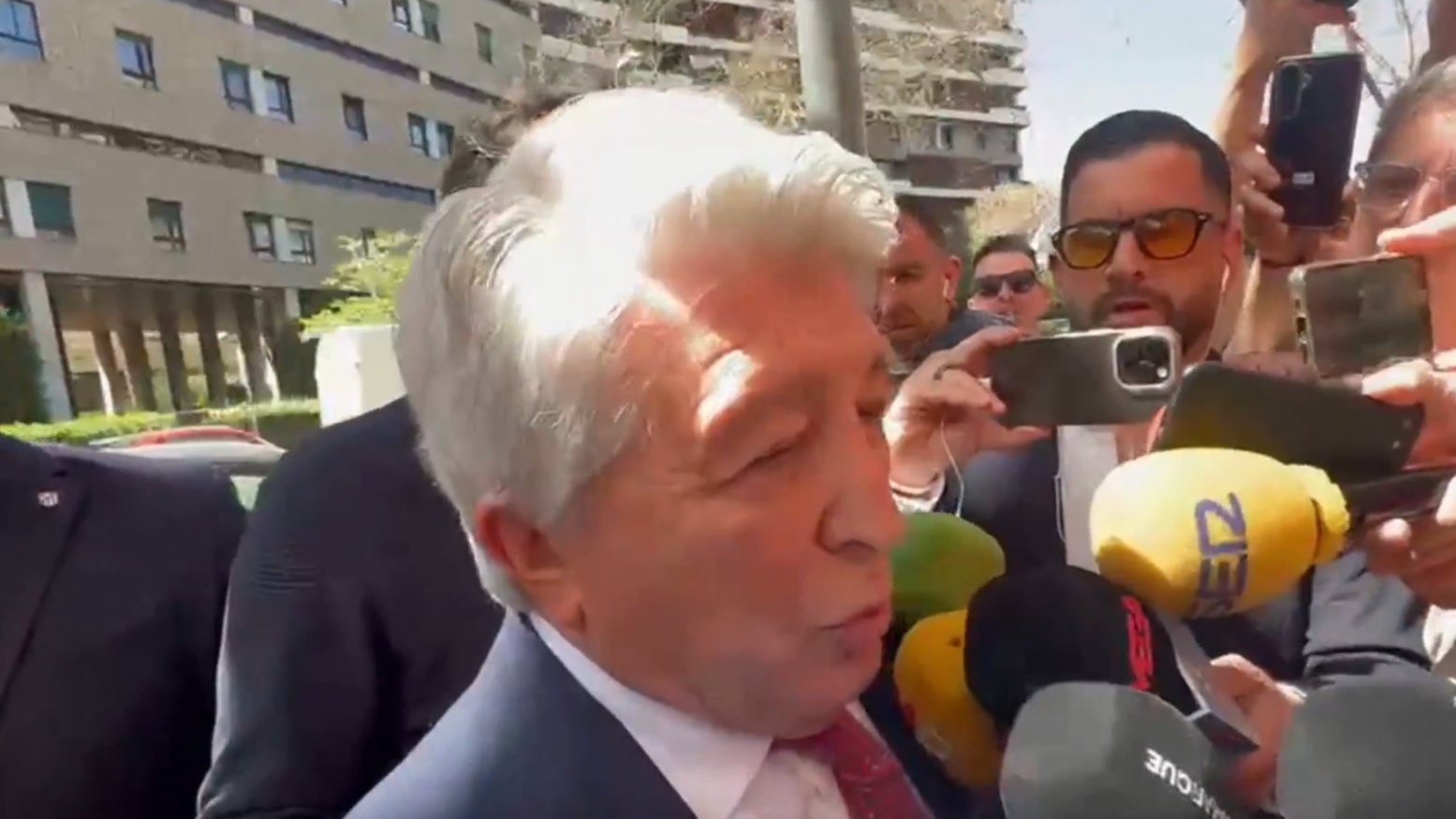 Julián tiene contrato y yo decidiré cuándo se tiene que ir