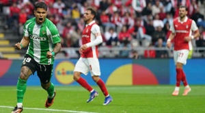 El Betis encuentra un empate bajo la piedra