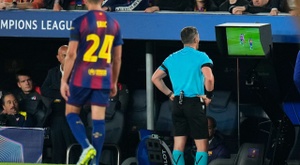 ¿Usó Kovács en el Barça-Atlético normas que no estarán vigentes hasta el Mundial?