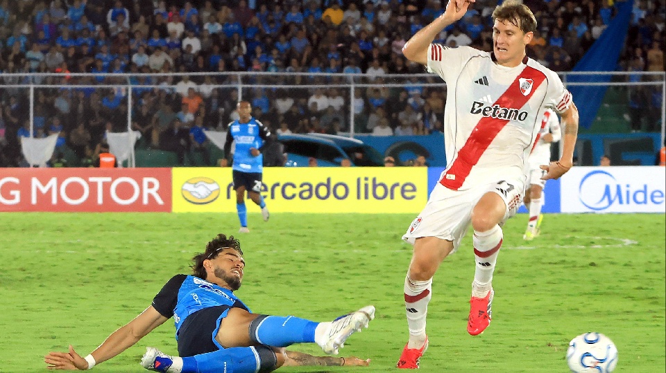 River minimiza los daños ante Blooming