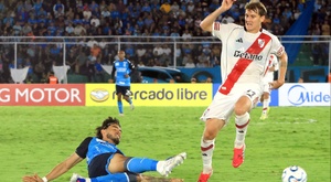 River minimiza los daños ante Blooming