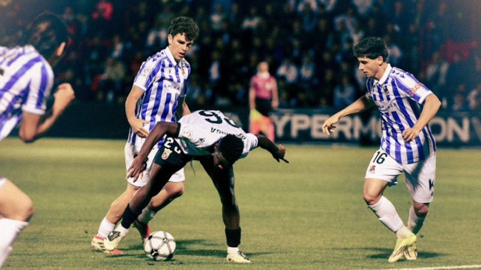 El Ceuta esquiva el tropiezo