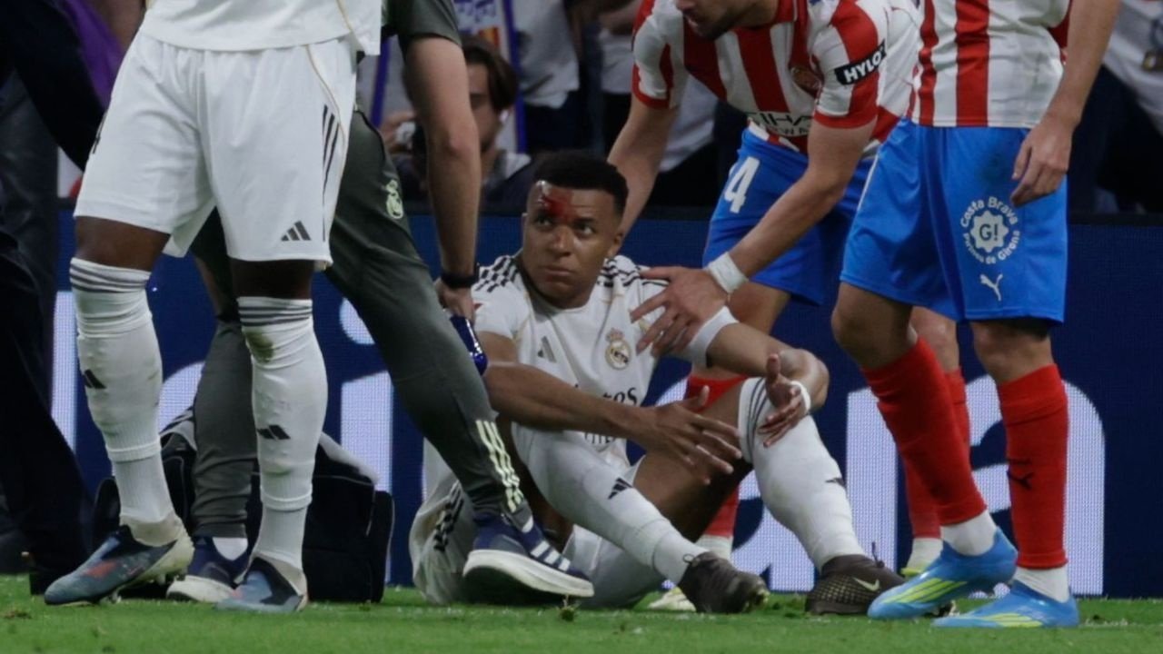 Mbappé, en el Real Madrid-Girona de la trigesimoprimera jornada de Primera División disputado en el Santiago Bernabéu. EFE