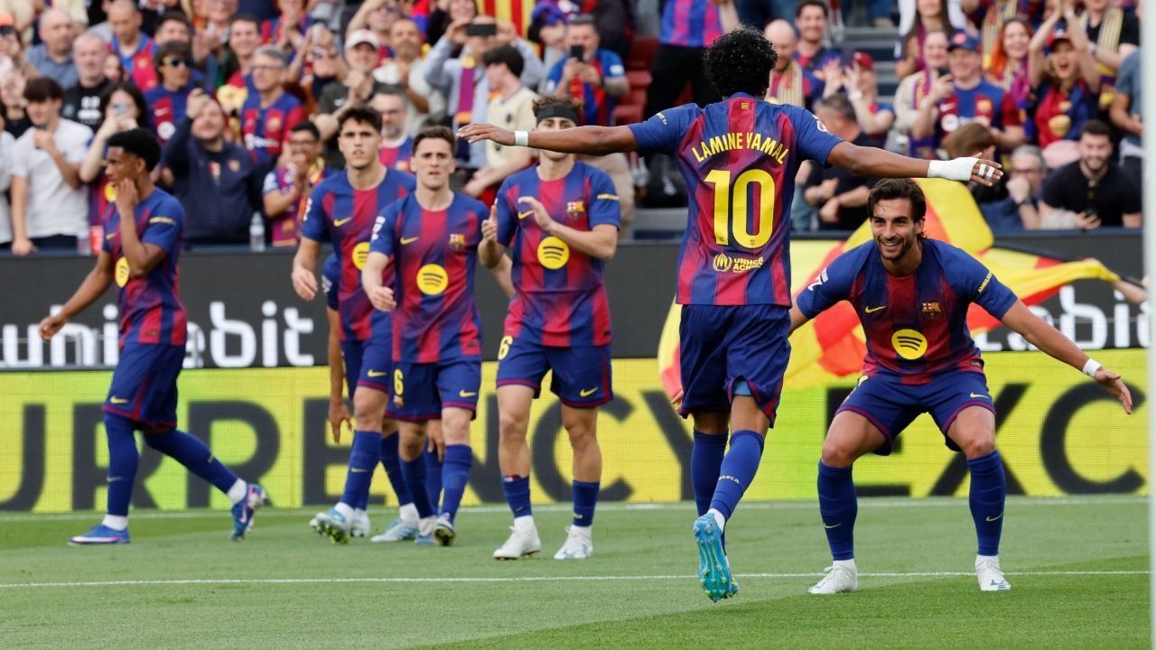 Manotazo al Espanyol, puñetazo a la Liga, guiño a la remontada. EFE