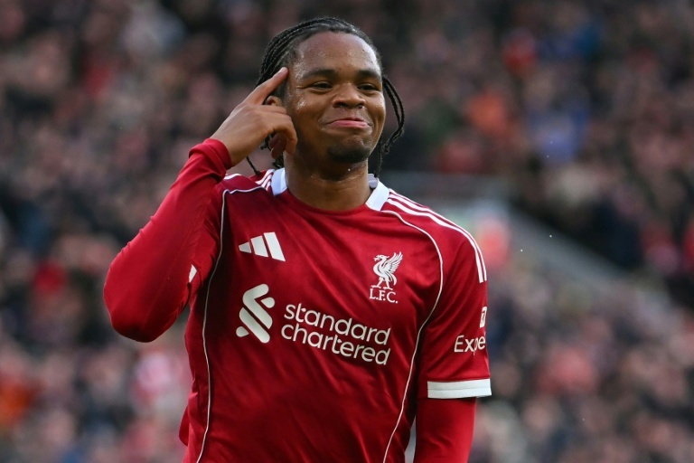 Ngumoha y Salah disparan la confianza en Anfield