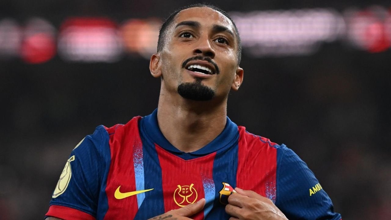 Xavi révèle avoir été le principal artisan du transfert de Raphinha à Barcelone. EFE/Stringer