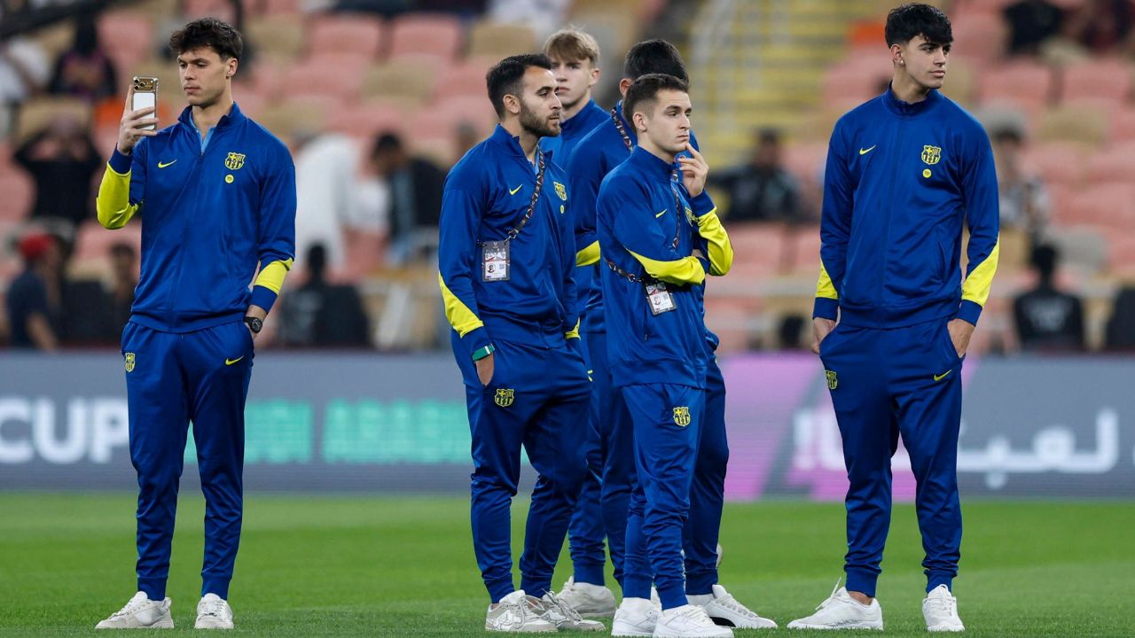 Marc Bernal desfalca Barcelona em treino e vira baixa contra o Celta