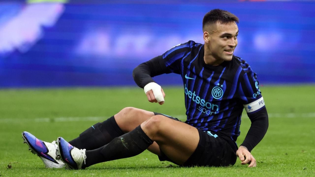 Lautaro desfalca a Inter e perde duelo contra sua 'vítima' favorita