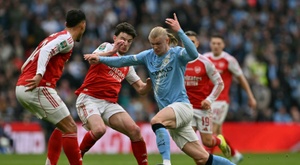 Los cañones son pistolas de fogueo en el Etihad