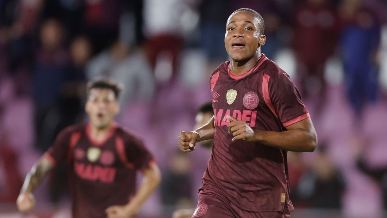 Un solitario gol de Yoshan Valois fue suficiente para dar el triunfo por 1-0 a Lanús ante Always Ready. El 'Granate' suma así sus primeros puntos en esta Copa Libertadores.