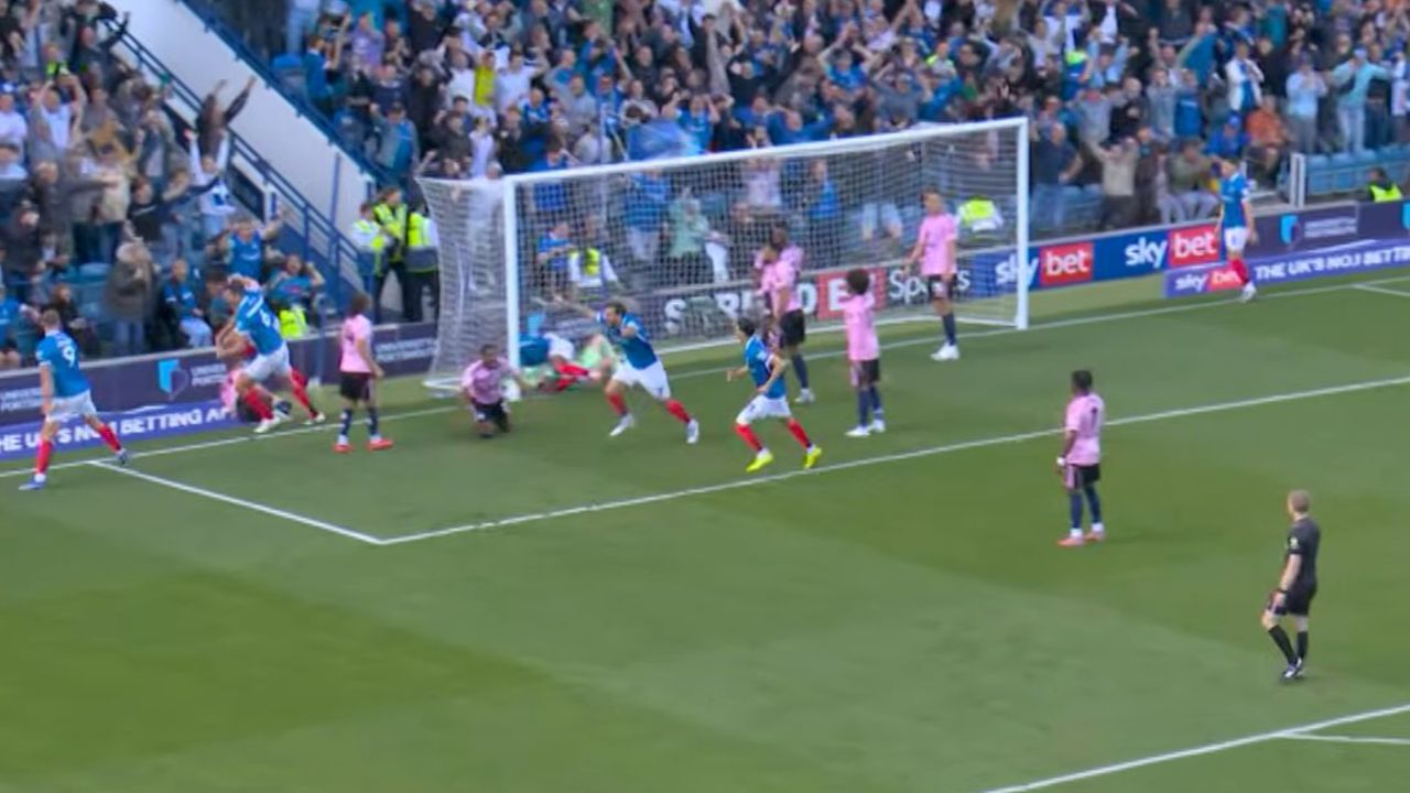 El Leicester se queda al filo del precipicio