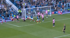 El Leicester se queda al filo del precipicio