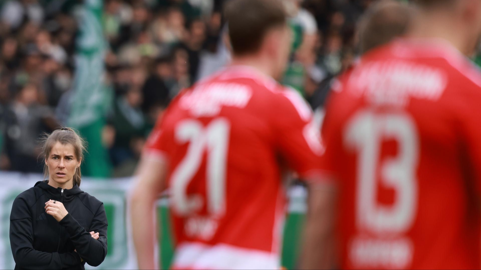 Marie-Louise Eta debuta en la Bundesliga con derrota