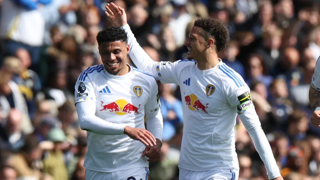 El Leeds lanza a los Wolves al abismo