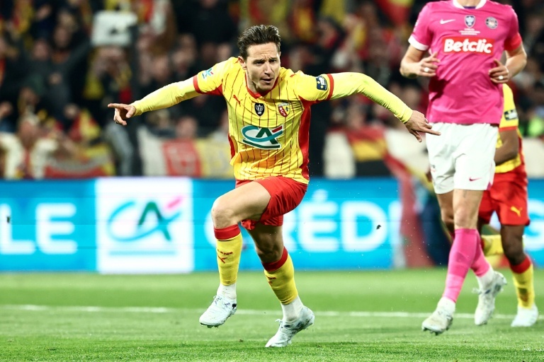 Lens cruise past Toulouse to secure French Cup final spot