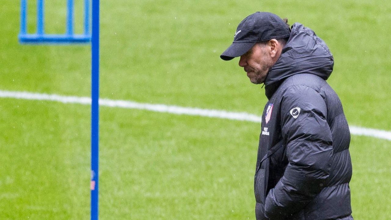 English press alleges 'dirty play' by Simeone amid Metropolitano pitch scrutiny