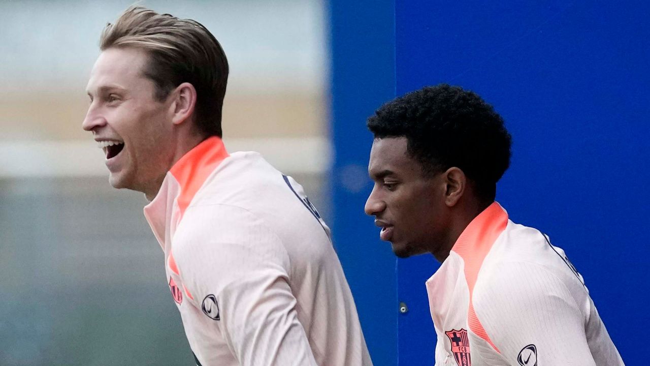 Barcelona's De Jong returns to inspire Netherlands' World Cup dream