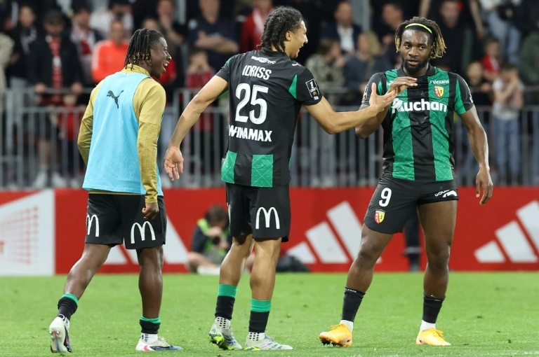 Lens arrache le nul à Brest mais voit le titre s'envoler