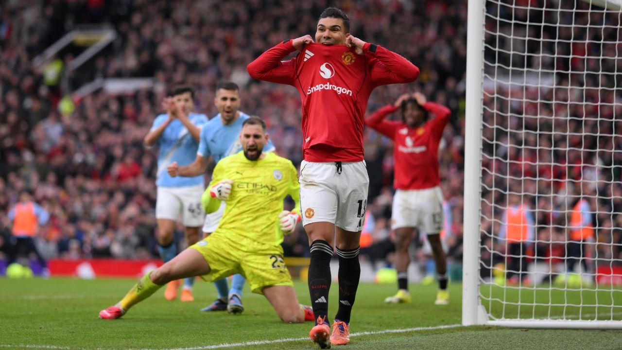 Casemiro desfalca o Manchester United por problema físico