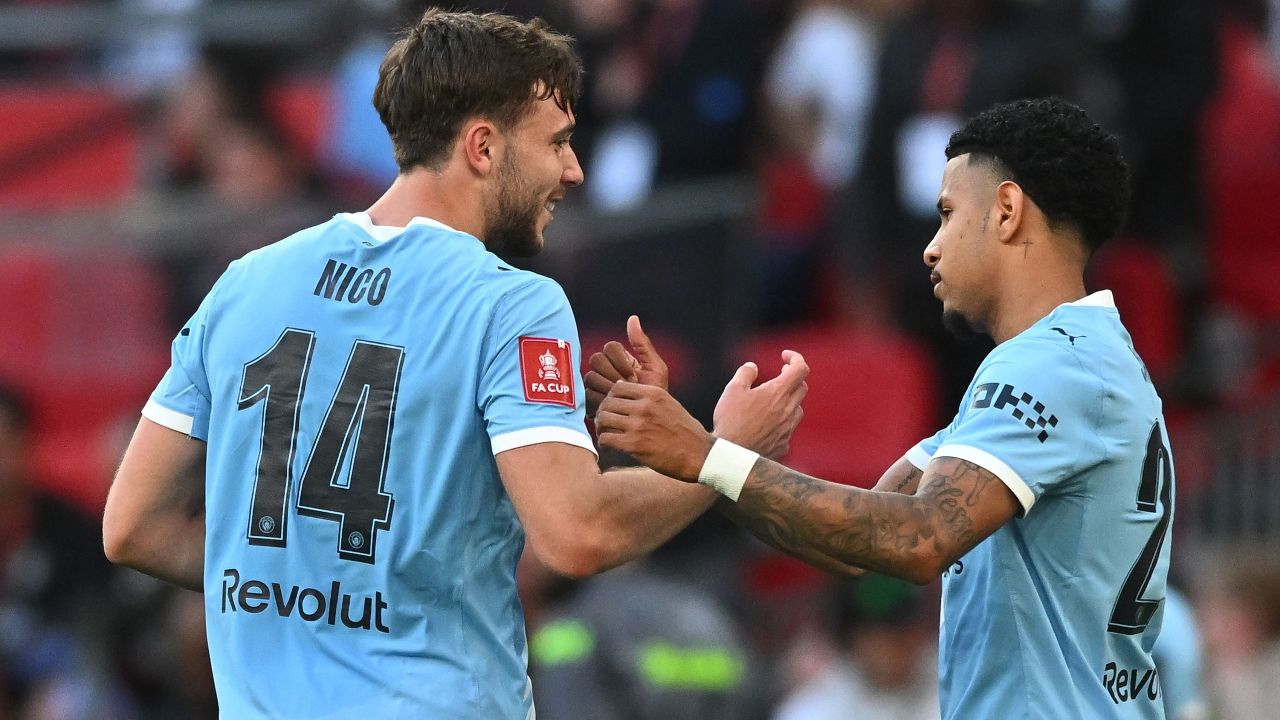 Nico deja al City a seis partidos del triplete inglés