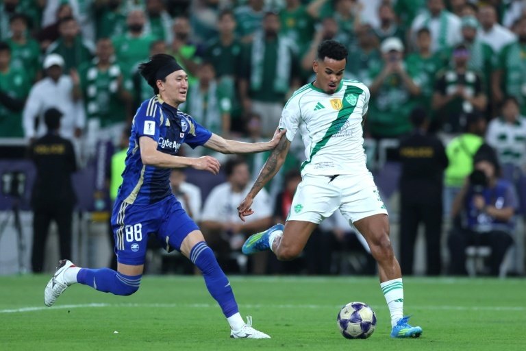 Com gol decisivo de Al-Buraikan no tempo extra, o clube saudita bateu os japoneses por 1 a 0 e se tornou o primeiro a defender o título continental em quase duas décadas.