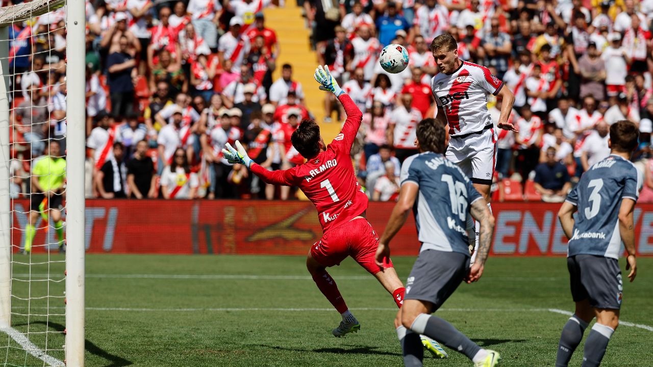 Alemao, Oyarzabal y el VAR incendian Vallecas