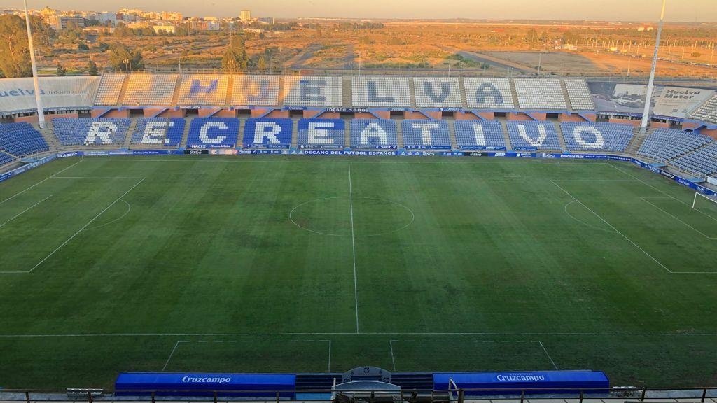 La fase regular de la Segunda Federación llega a su fin en este primer fin de semana de mayo. La emoción está asegurada en los cinco grupos, especialmente en el IV, donde la igualdad tiene en vilo a varios históricos. Todos los partidos (44) menos el estéril Real Unión-Alfaro, el domingo a las 12.00 horas.