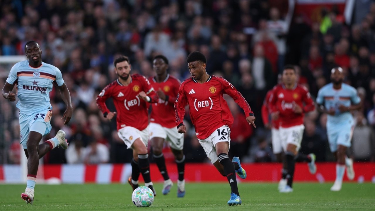 Man Utd beat Brentford to close on Champions League berth