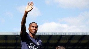 Ashley Young colgará las botas a final de temporada
