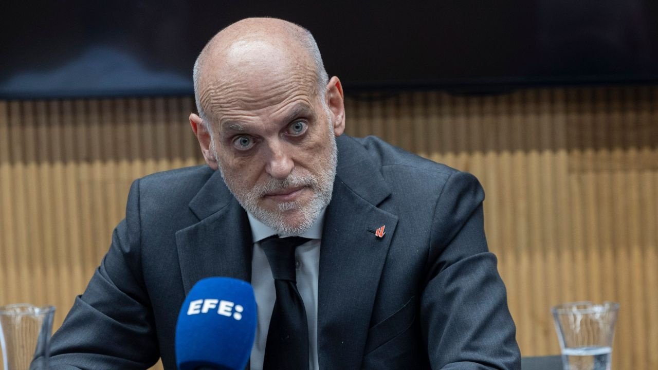 El presidente de LaLiga, Javier Tebas, ha reflexionado sobre el futuro del fútbol en un evento dirigido a antiguos alumnos de la Escuela de Ingeniería de la Universidad de Navarra en San Sebastián. EFE/JavierEtxezarreta