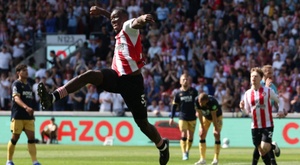 El Brentford le da una vida extra al Tottenham