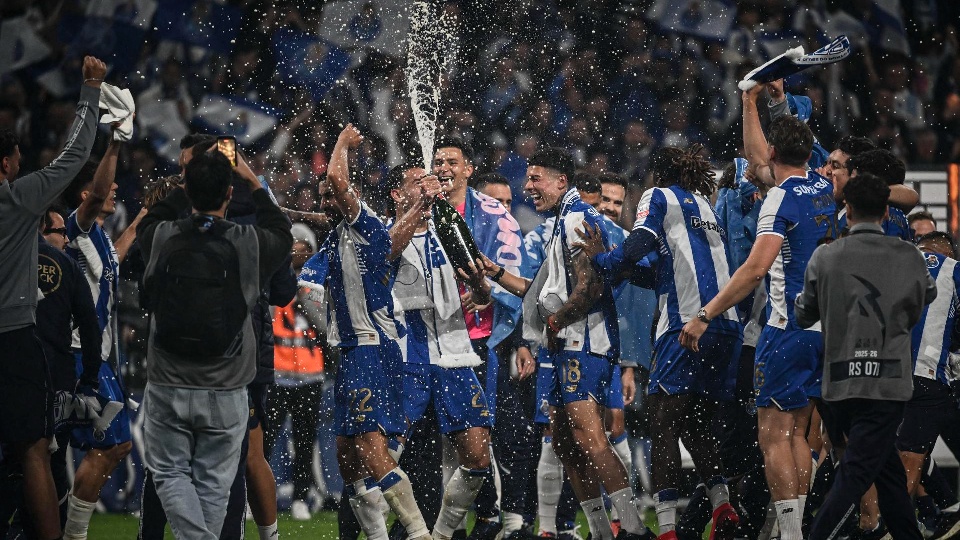 El Oporto gana la Liga pese al invicto del Benfica