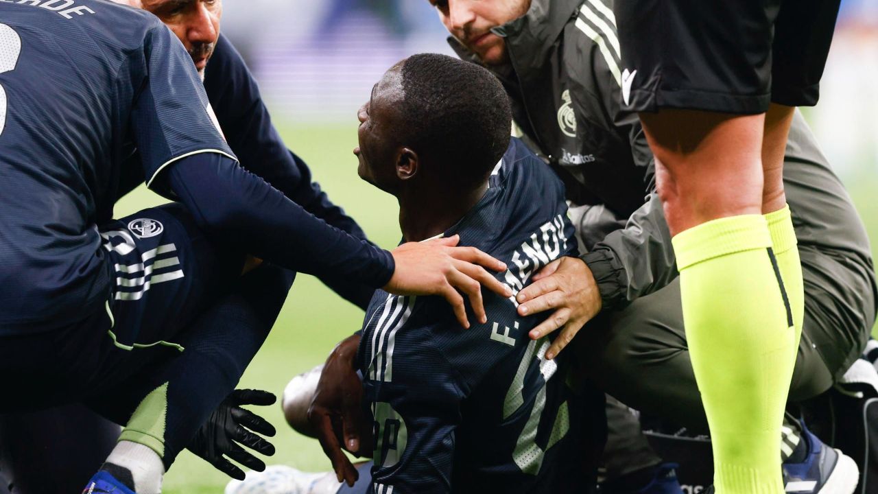 Mendy podría estar cinco meses de baja