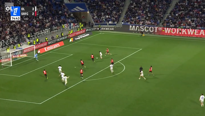 (VÍDEO) Golaço de Endrick garante vitória do Lyon por 4-2 sobre o Rennes