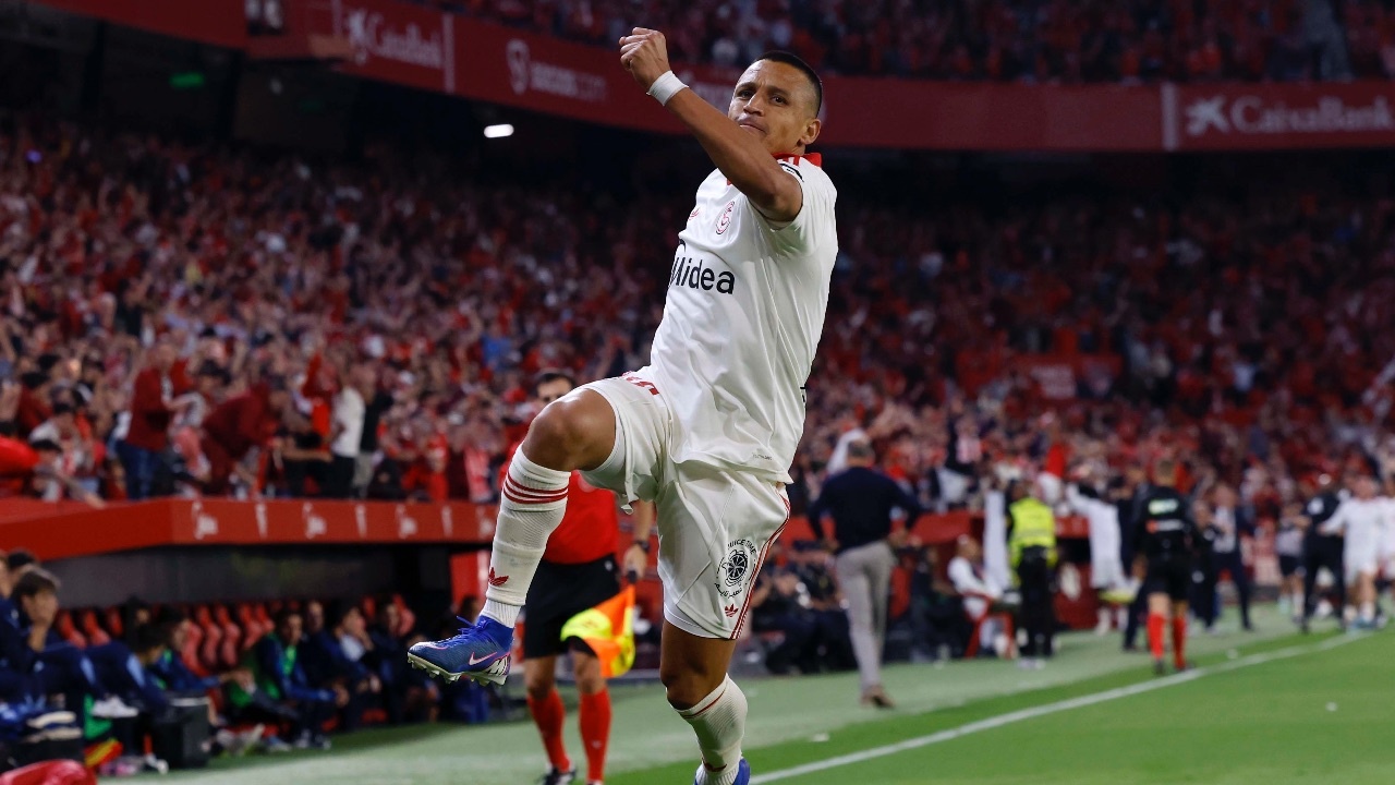Alexis Sanchez the hero as Sevilla sink Real Sociedad to escape relegation zone