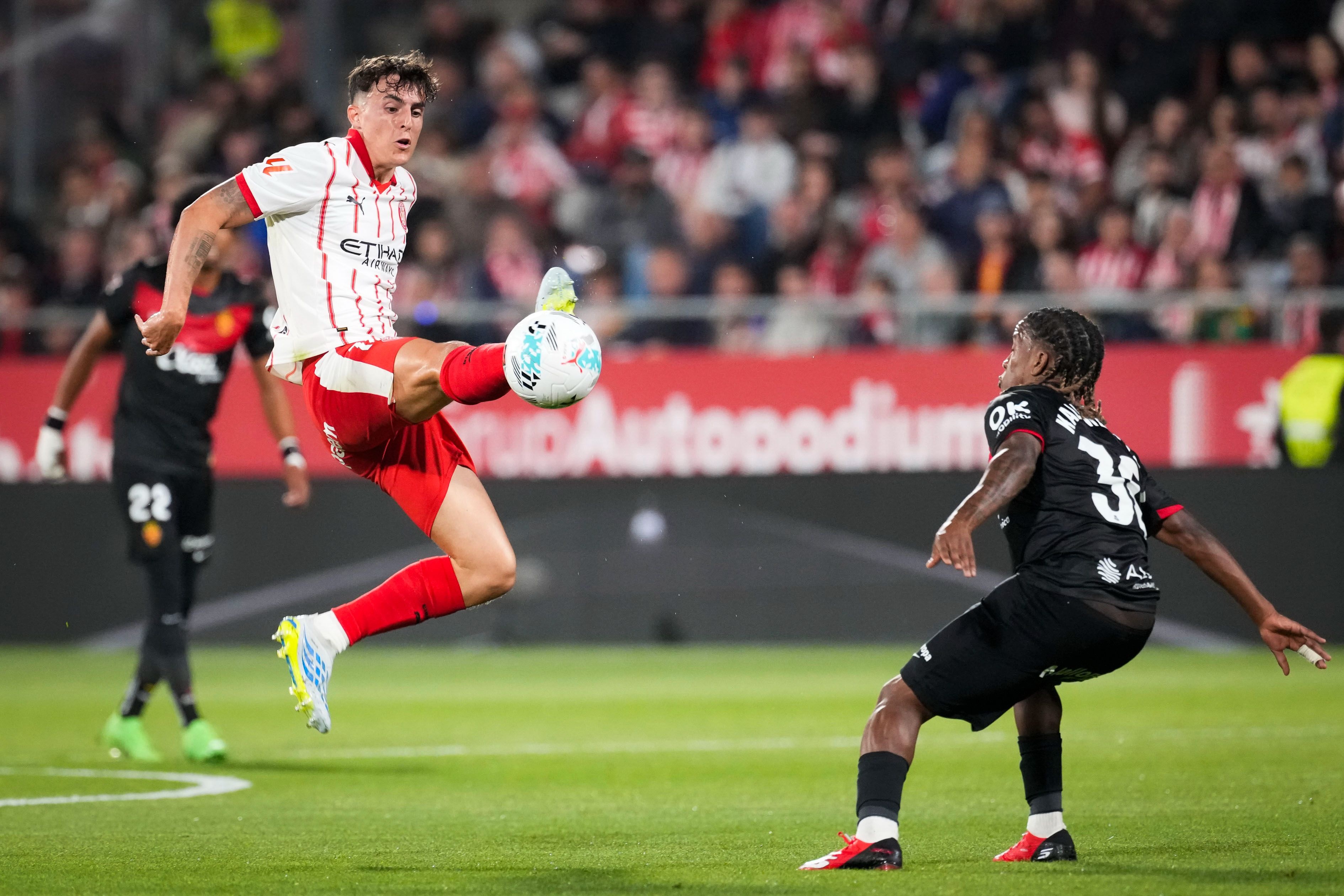 Girona y Mallorca fueron dos de los tres equipos que bajaron a Segunda División el curso pasado. Su último cruce, también en Montilivi, terminó marcando el descenso de ambos, especialmente del conjunto 'bermellón'.