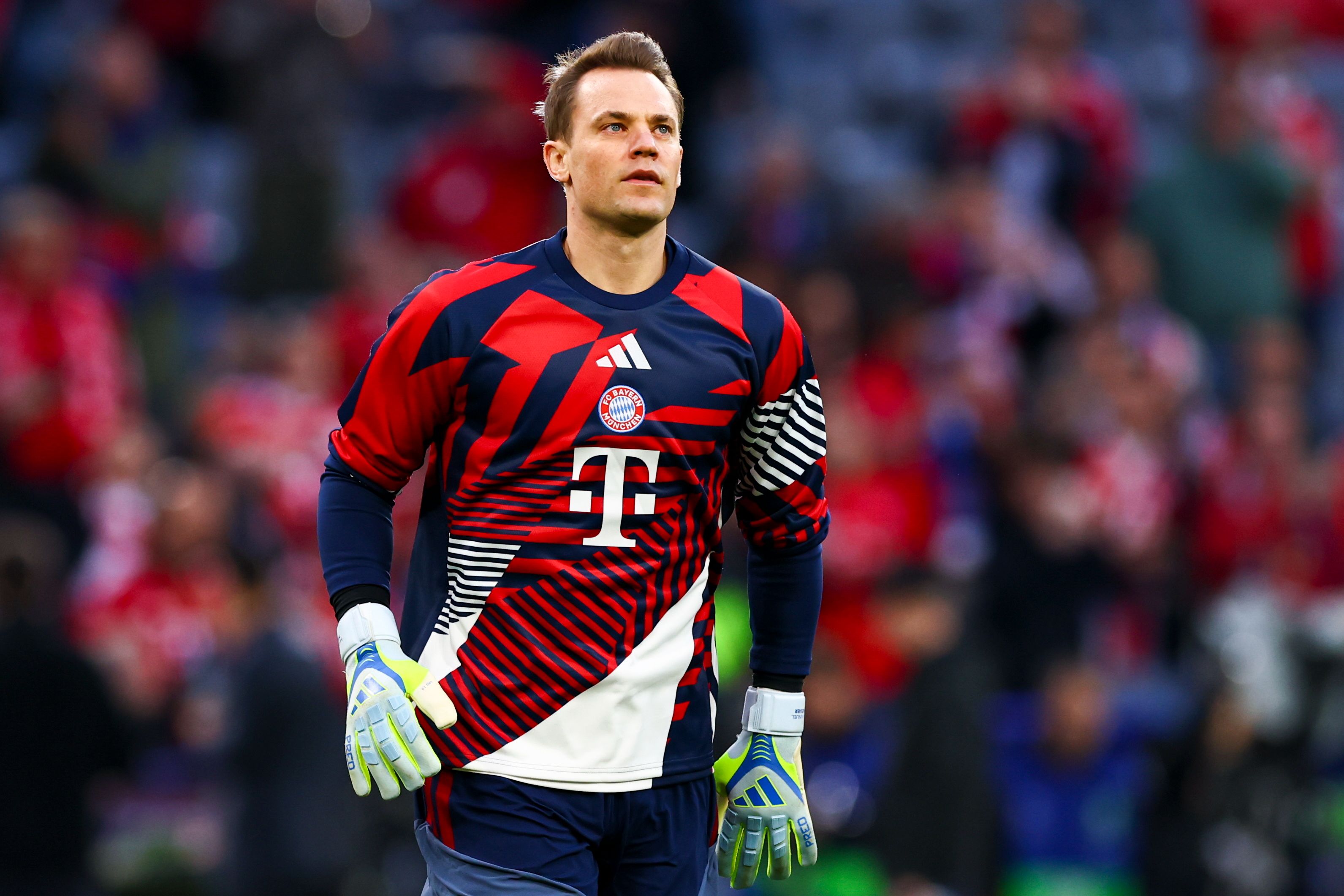 UFFICIALE - Neuer rinnova con il Bayern fino al 2027
