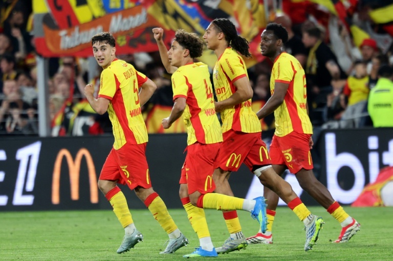 Ligue 1: Lens valide sa Ligue des champions, Nantes relégué