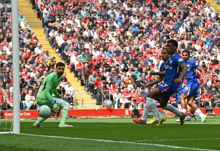 El Chelsea revive y aplaza la fiesta de Anfield