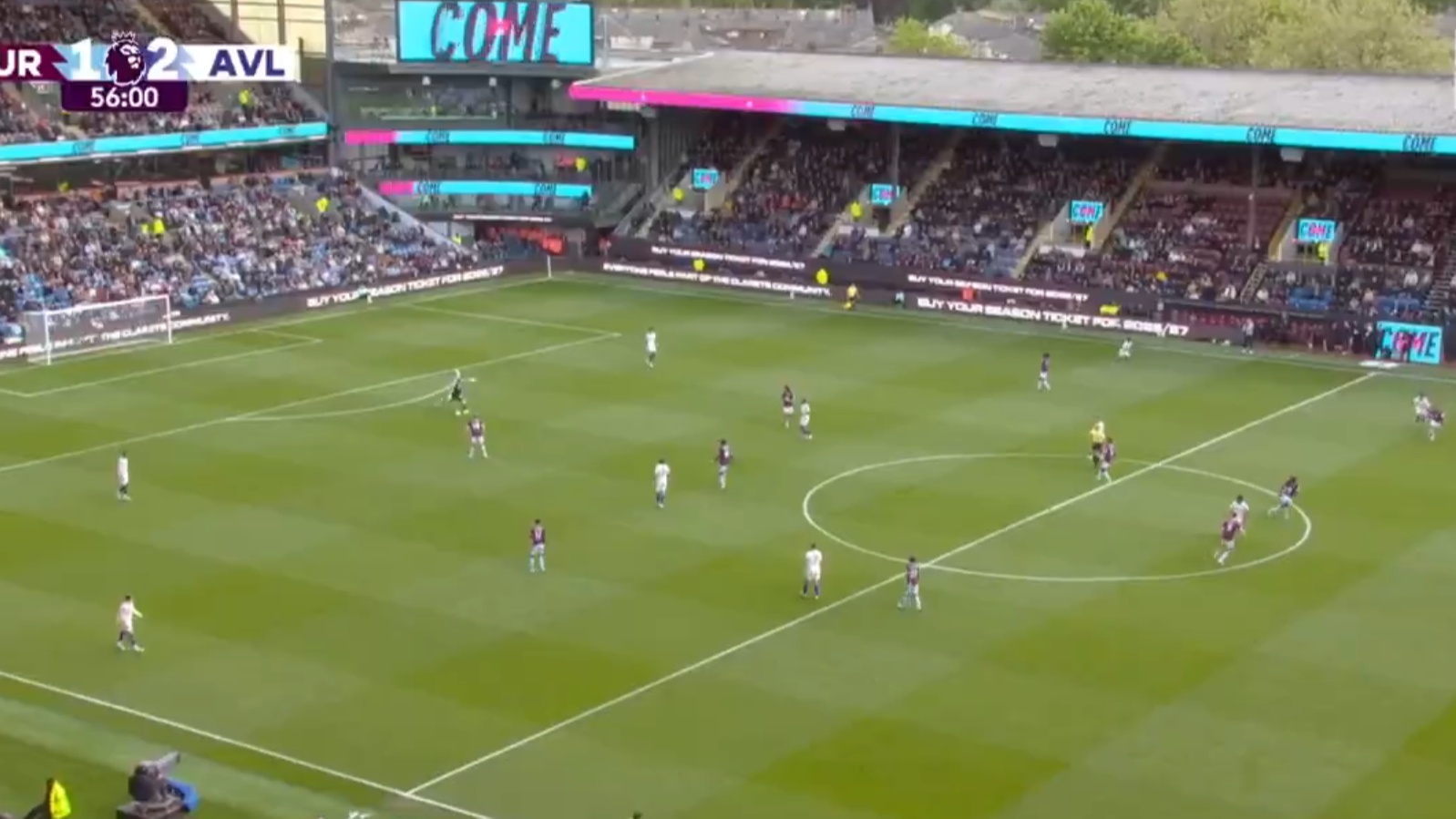 El Aston Villa se empeña en complicarse la Champions